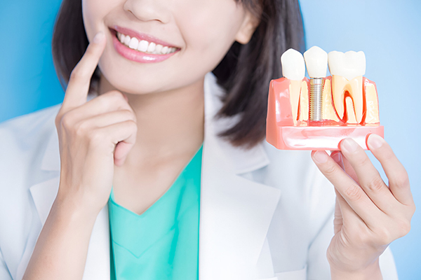 deekshudental-dental-implants-img03